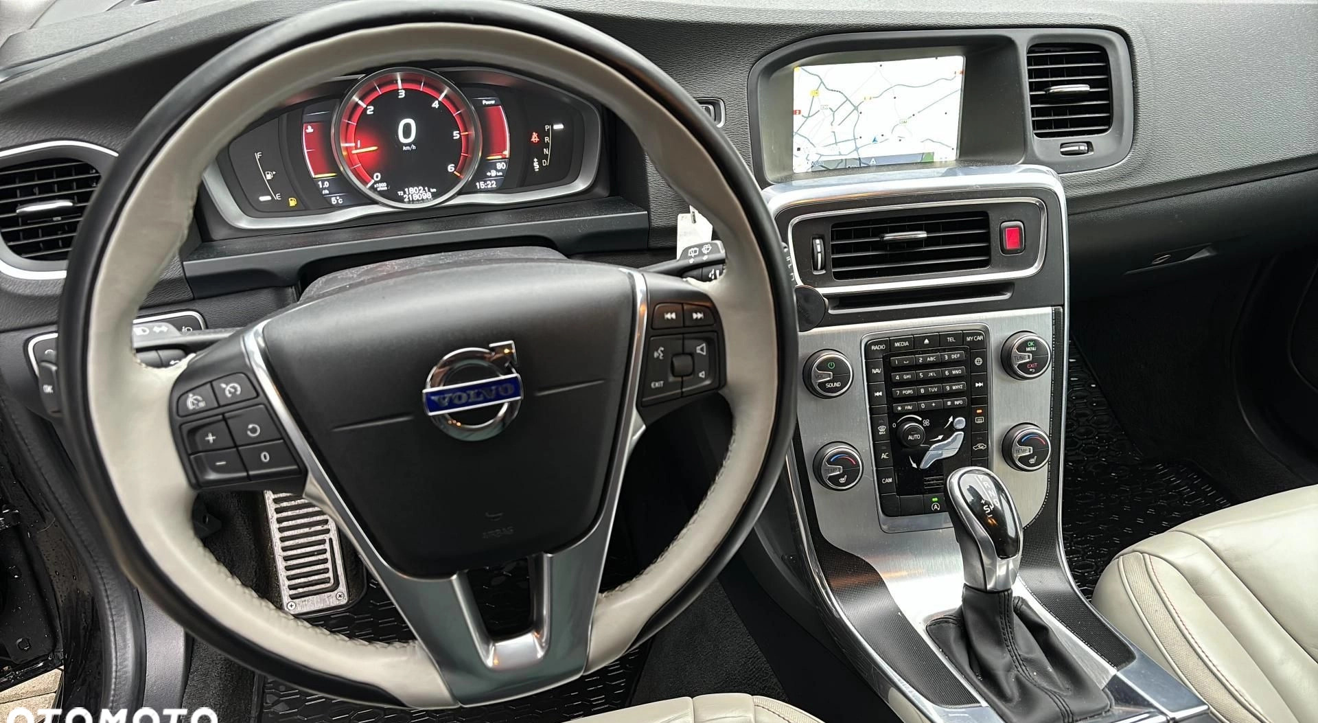 Volvo V60 cena 49900 przebieg: 218100, rok produkcji 2015 z Czerwionka-Leszczyny małe 154